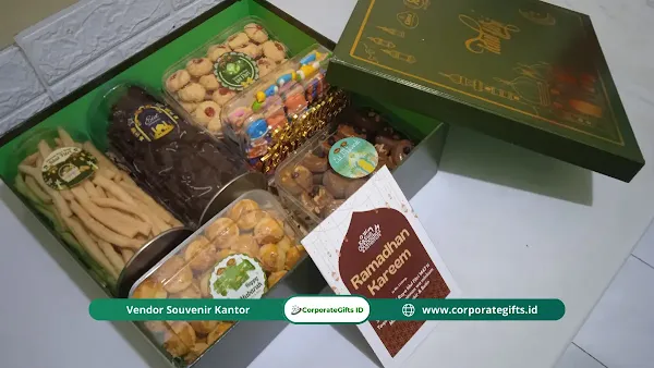Kurasi isi paket hampers Lebaran korporat dan keluarga - CorporateGifts.ID